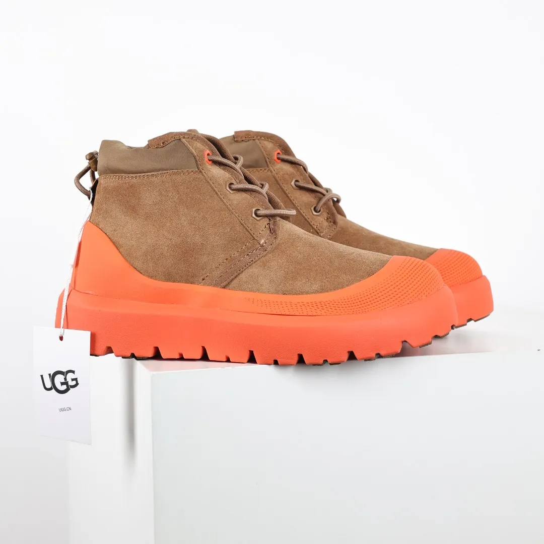 Pick up locally 💰660 Core recommendation Good price It is a very suitable choice for keeping warm in winter and at home. In the new year, uug launched a series of styles, which are partial to the preferences of young consumers and have also moved to the forefront of fashion trends. Shoe body material Water-repellent coated suede upper 17mm UGGPURE™ implantable wool insole Lightweight non-slip comfortable rubber outsole With brand LOGO trademark Comes with a full set of packaging Size: 35 36 37 38 39 40 41 42 43 44 45